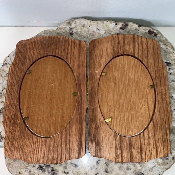 Vintage Solid Oak Wooden Engraved Standing Double Oval Picture Frame 3.5x5 - Picture 10 of 11